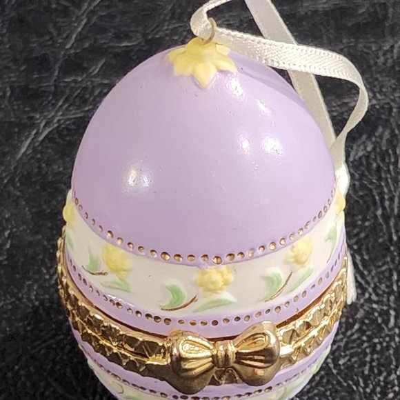 Simply Eggdorable Hallmark Chick Easter Egg Surprise Ornament Collector Series, - Picture 4 of 6